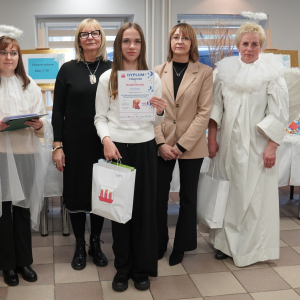 V Powiatowy Konkurs Plastyczny pn."Bożonarodzeniowy Anioł z masy solnej".