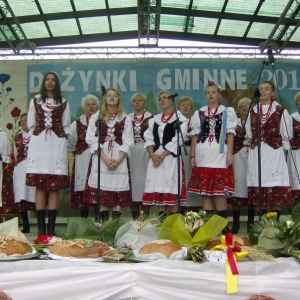 Koncert zespołu "Zalesianki" podczas Dożynek Gminnych w 2017 roku.